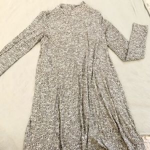 Long sleeve cross back gray dress
